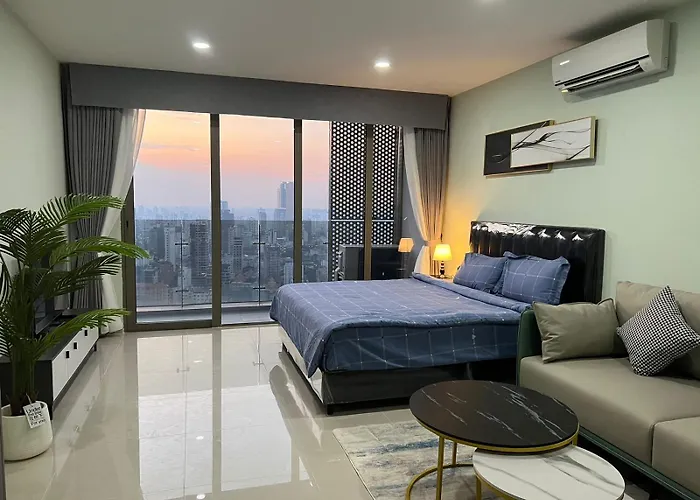 The Peak Residence, Multi-Apartment By Emma