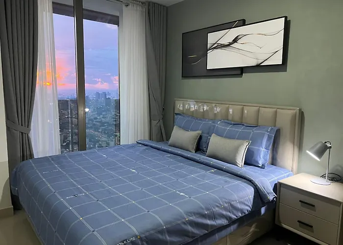 The Peak Residence, Multi-Apartment By Emma