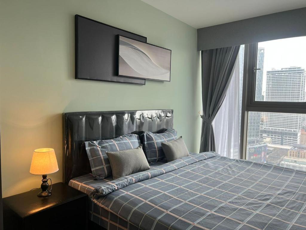 The Peak Residence, Multi-apartment By Emma