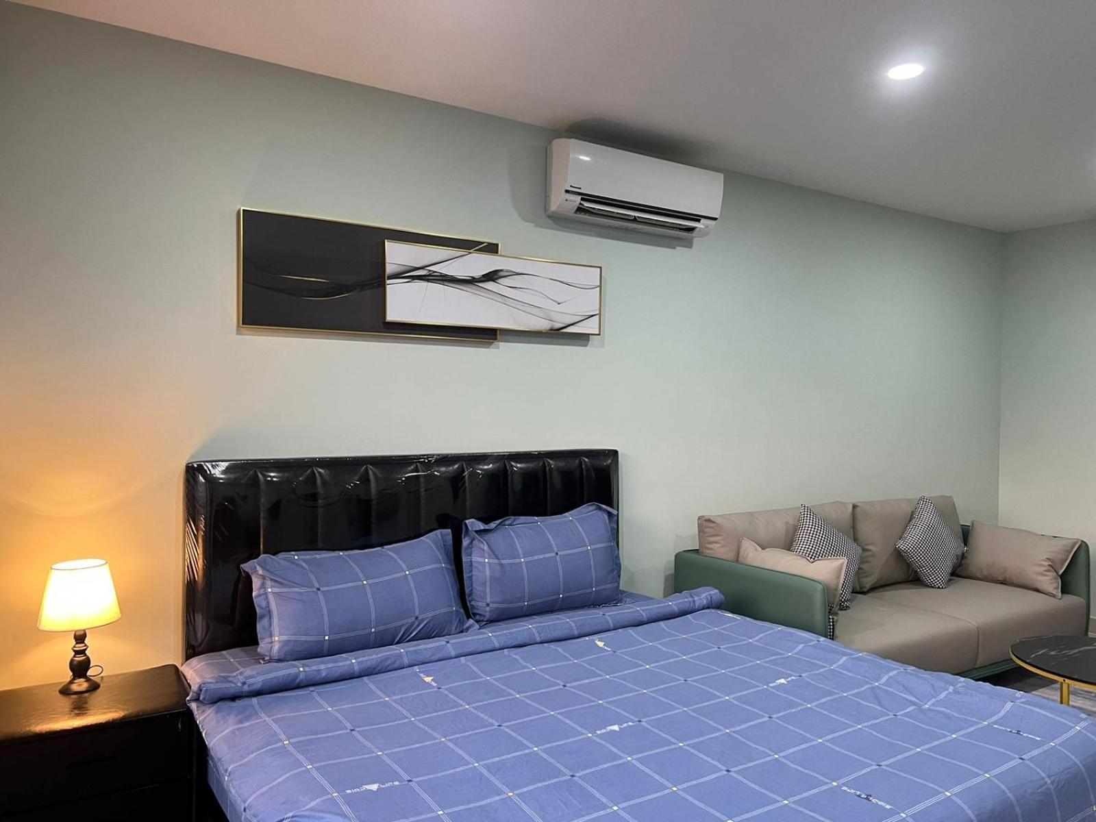 The Peak Residence, Multi-apartment By Emma